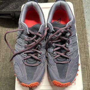 ADIDAS Kanadia TR5 (Size 7.5)